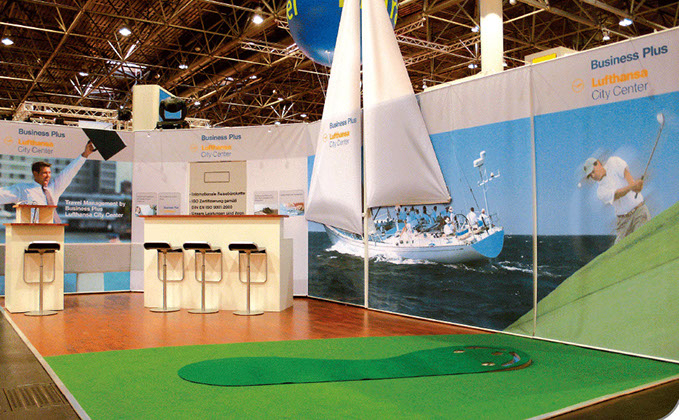 Lufthansa City Center umgesetzter Messestand von Quadrotem Werbeagentur GmbH